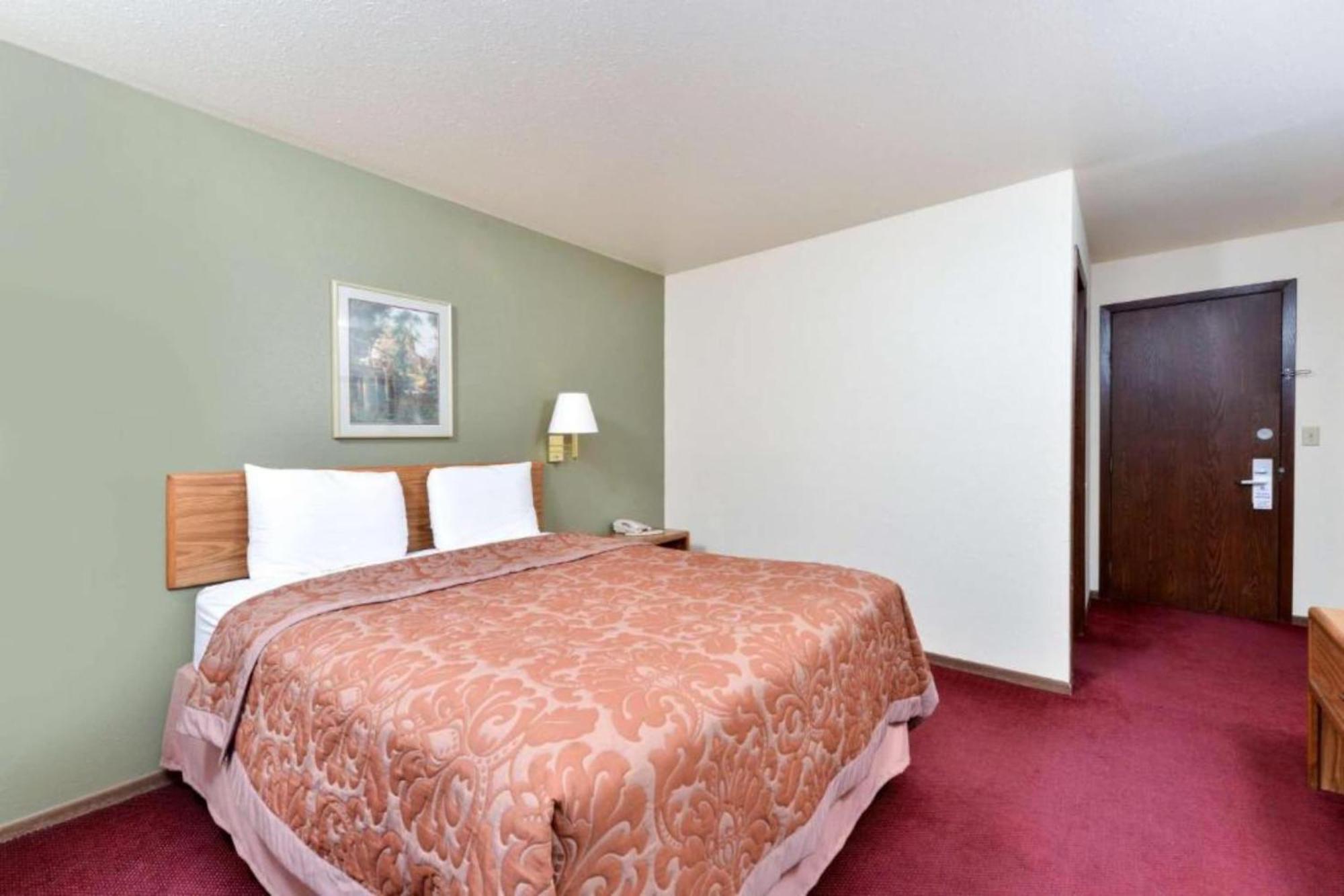 Love Hotels Staples By Oyo At Hwy 10 Mn Motley Ngoại thất bức ảnh